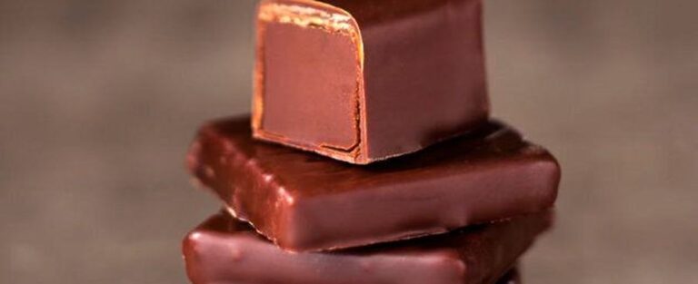 Cioccolato: basta un solo quadratino per abbassare la pressione Cioccolato: basta un solo quadratino per abbassare la pressione